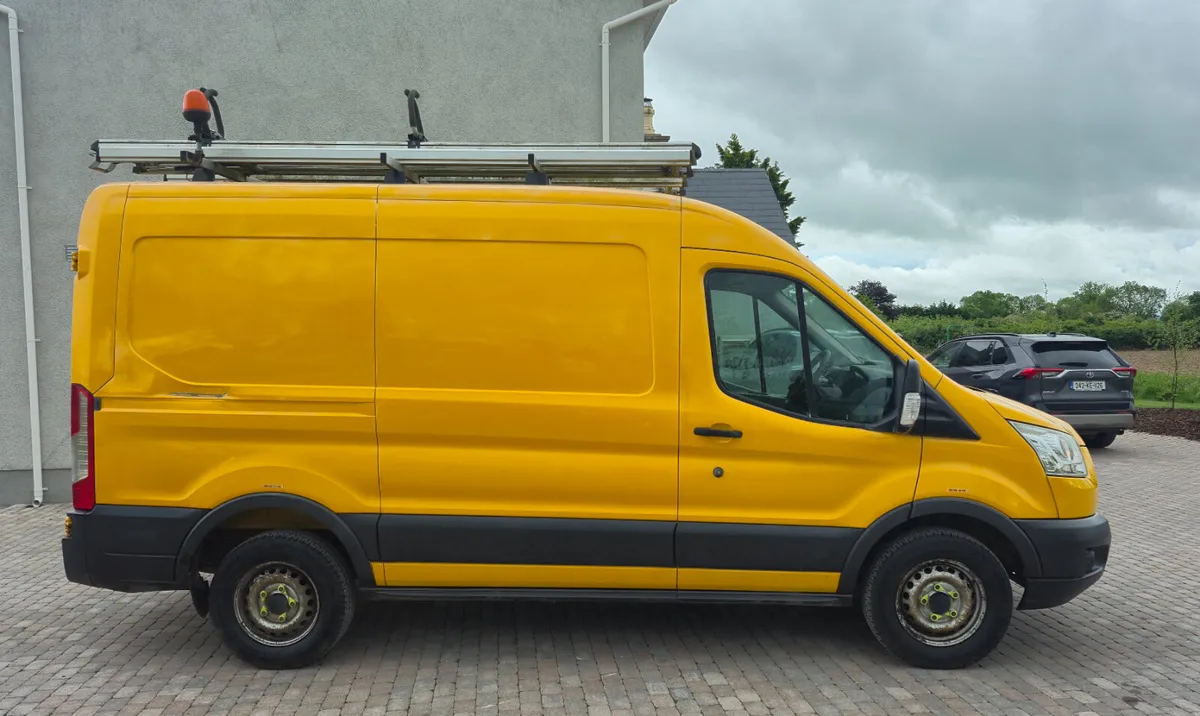 2015 Ford Transit  AWD - Image 4
