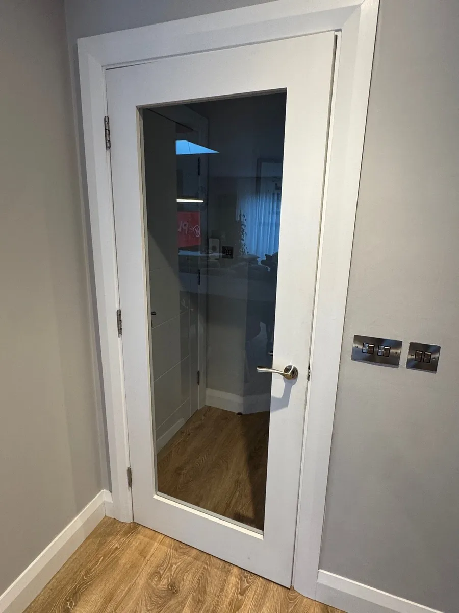 Cheshire Primed Clear Glass Door, white 1x - Image 2