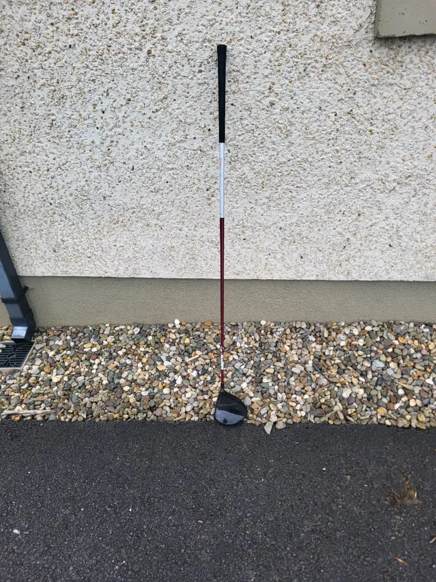 Taylormade r9 left hand driver - Image 1