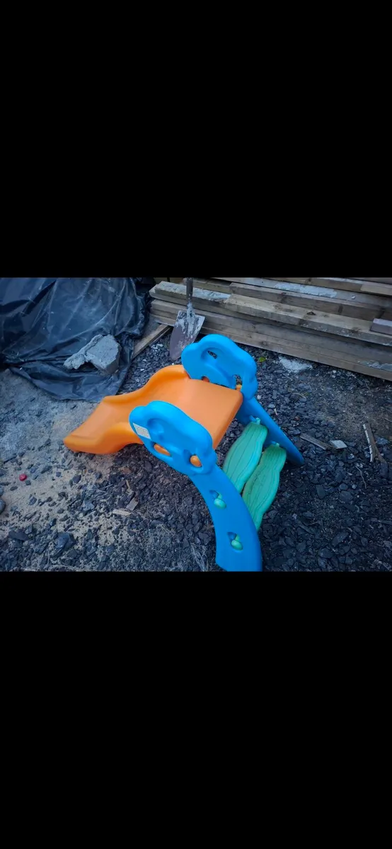 Slide and car - Image 2