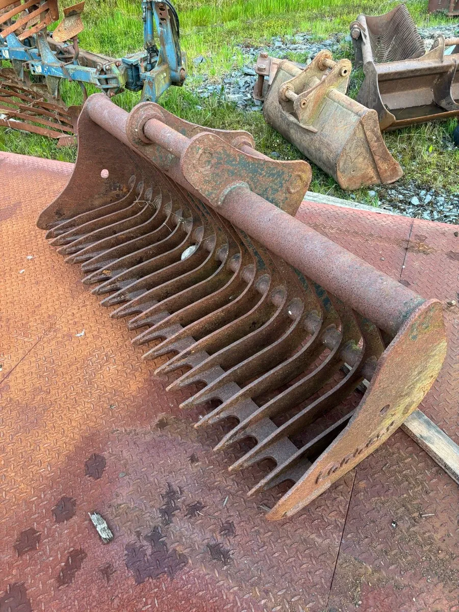 13t Rake Bucket - Image 1