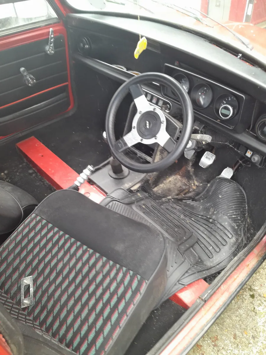1990 mini flame red LTD edition - Image 1