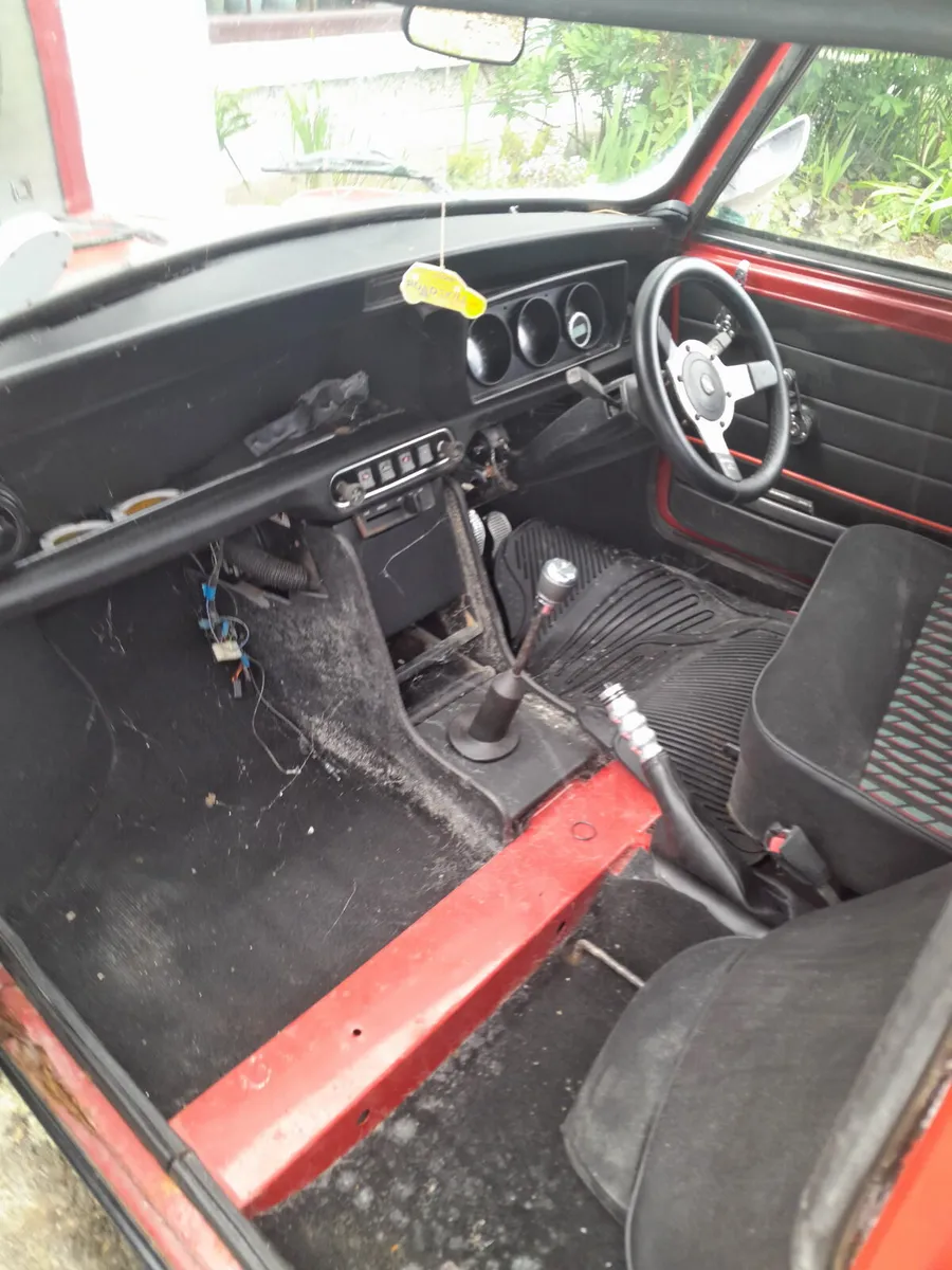 1990 mini flame red LTD edition - Image 2