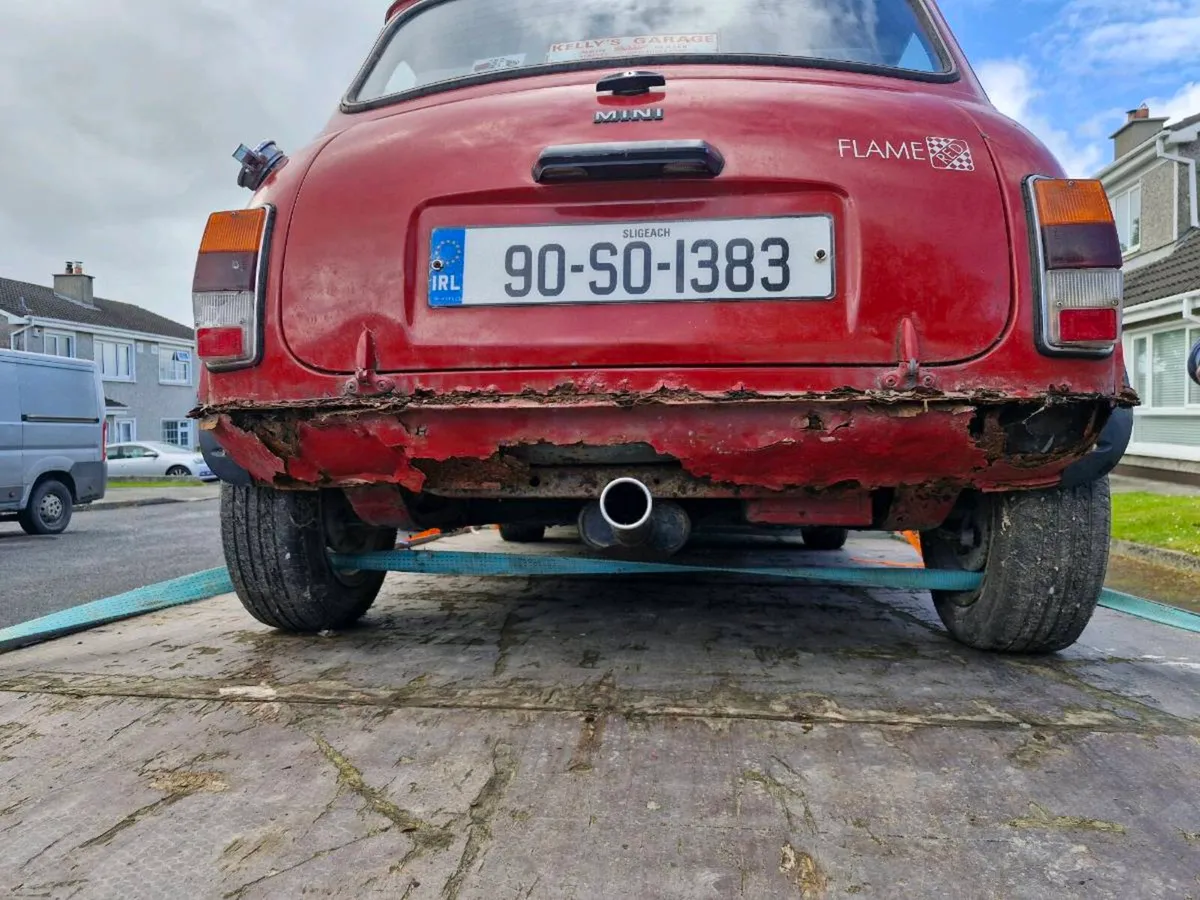 1990 mini flame red LTD edition - Image 3