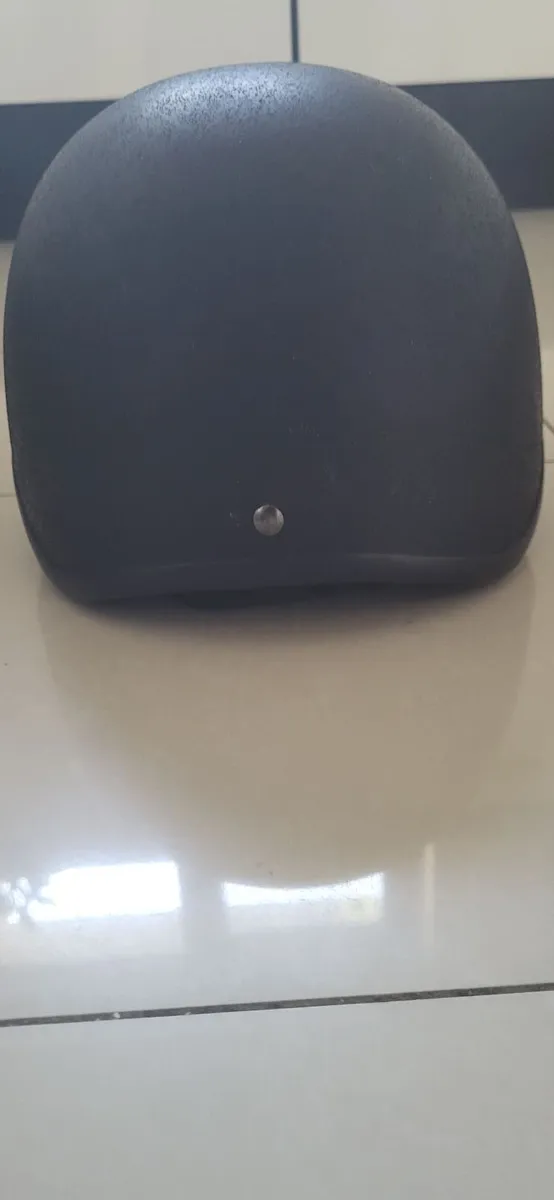 2x horse riding helmets - Image 3