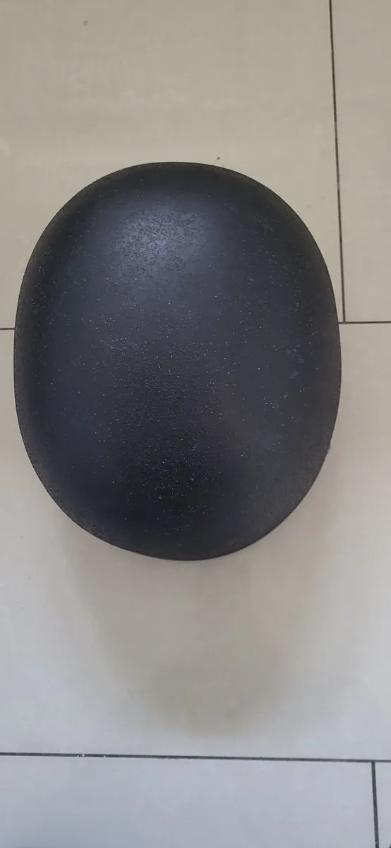 2x horse riding helmets - Image 4