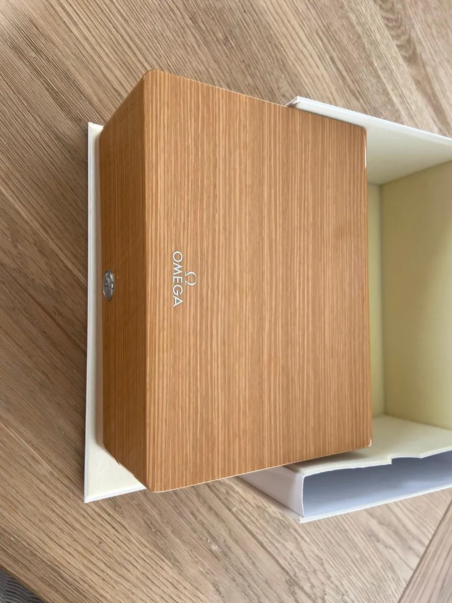 Omega watch box - Image 1
