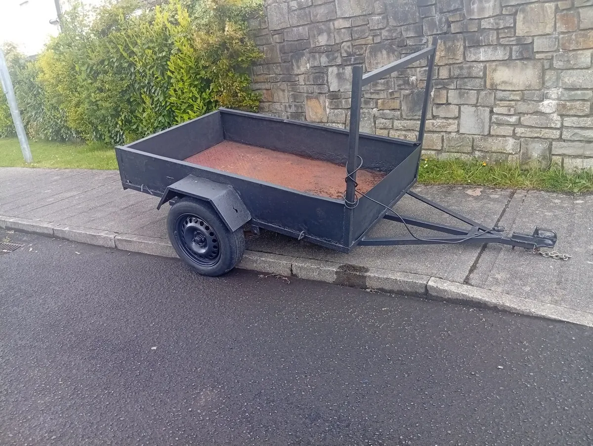 Trailer - Image 1