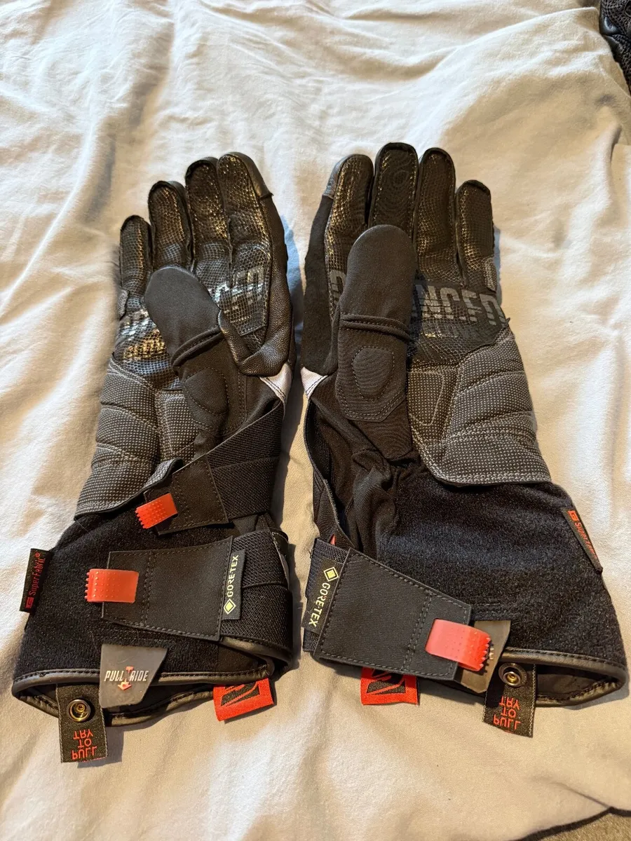 Five TFX1 GTX Waterproof Motorcycle Gloves Size M - Image 2