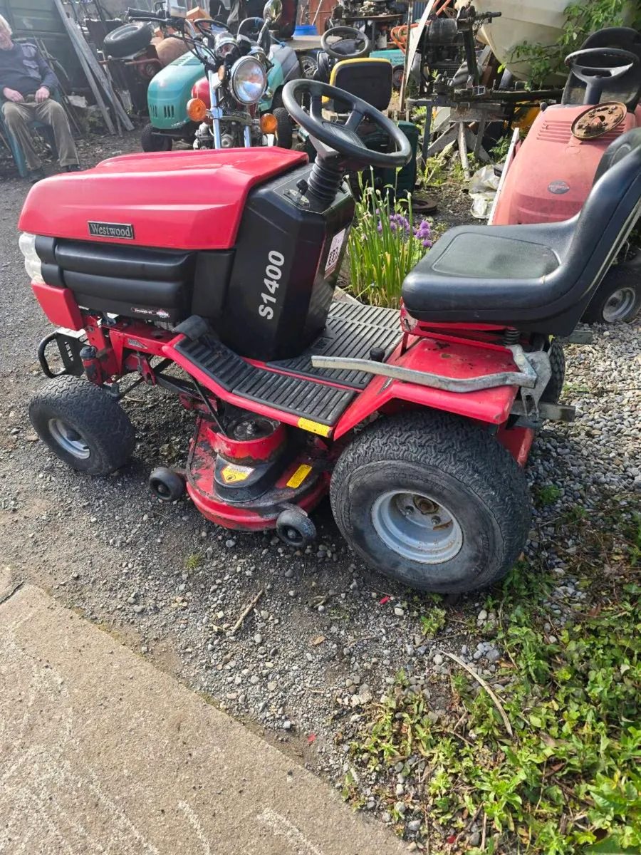 Ride on lawn mower - Image 2