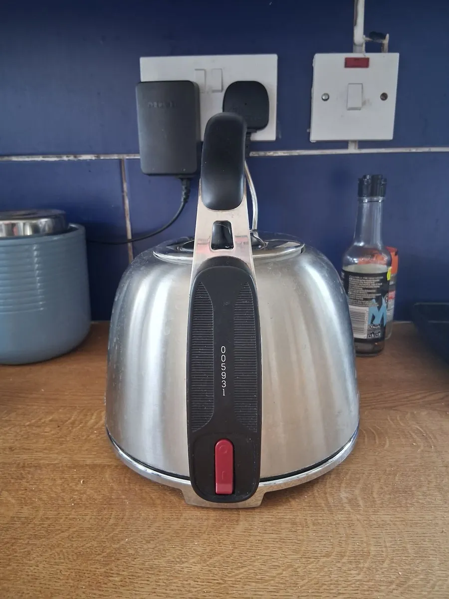 Kettle/Iron - Image 1
