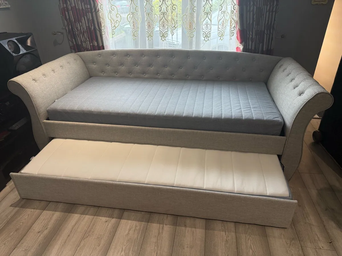 Grey Day Bed - Image 1