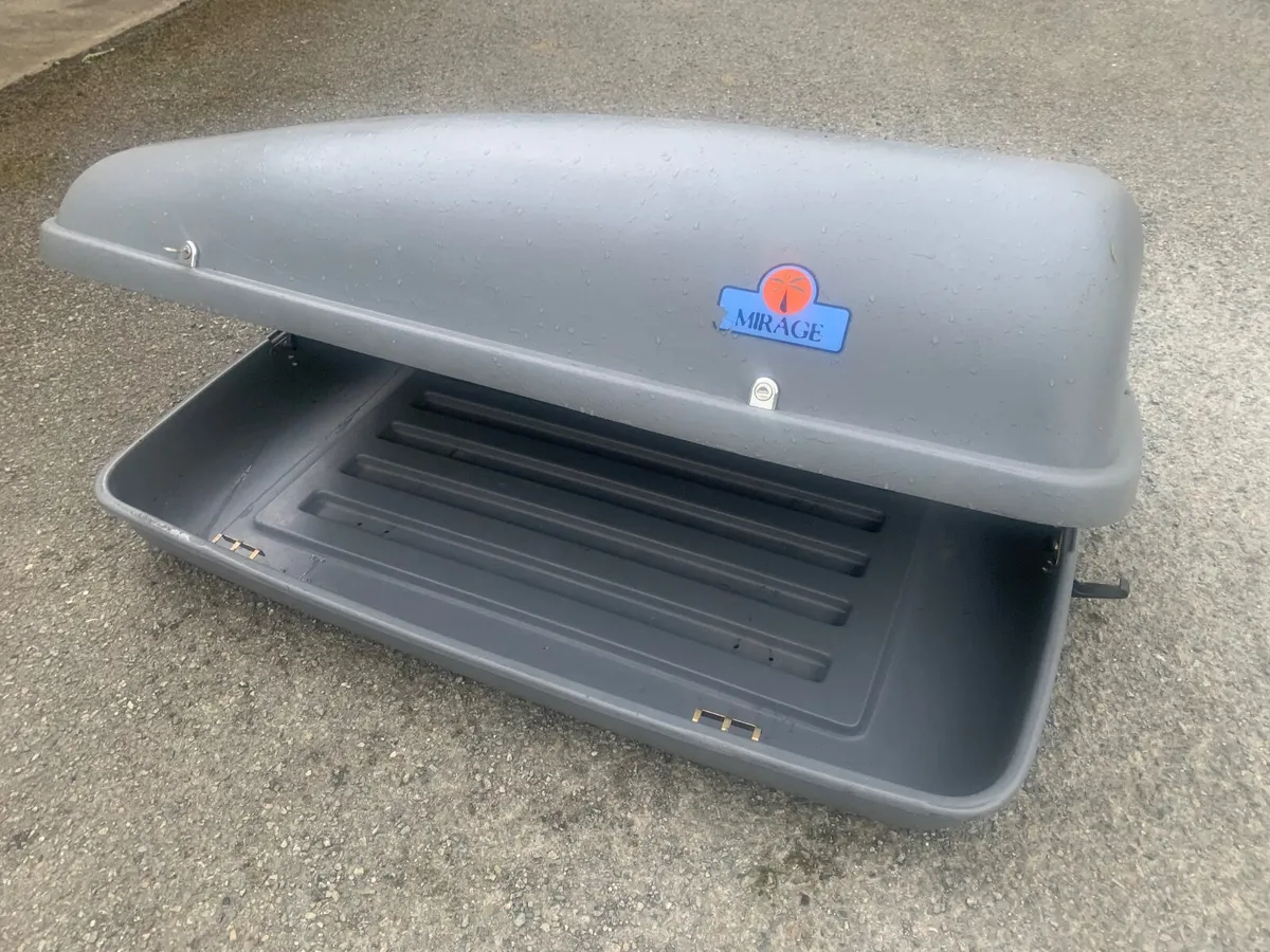 Roof box - Image 3