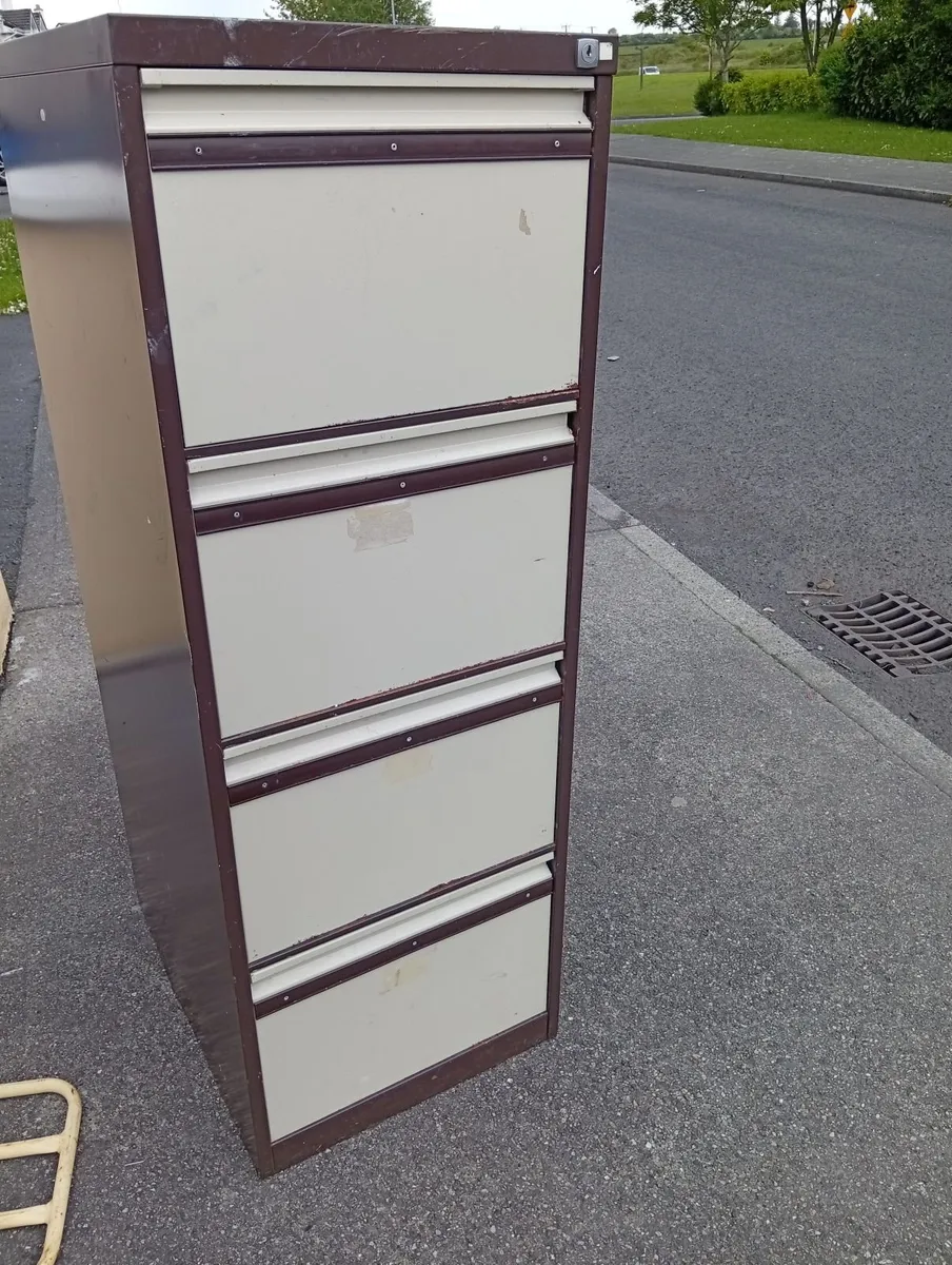 Filling cabinet - Image 1