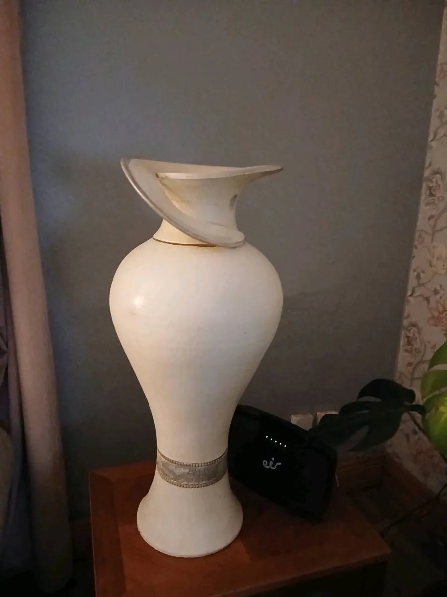 Staffordshire  vase - Image 1