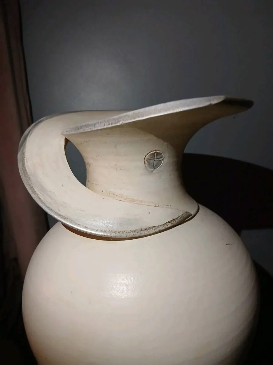 Staffordshire  vase - Image 3