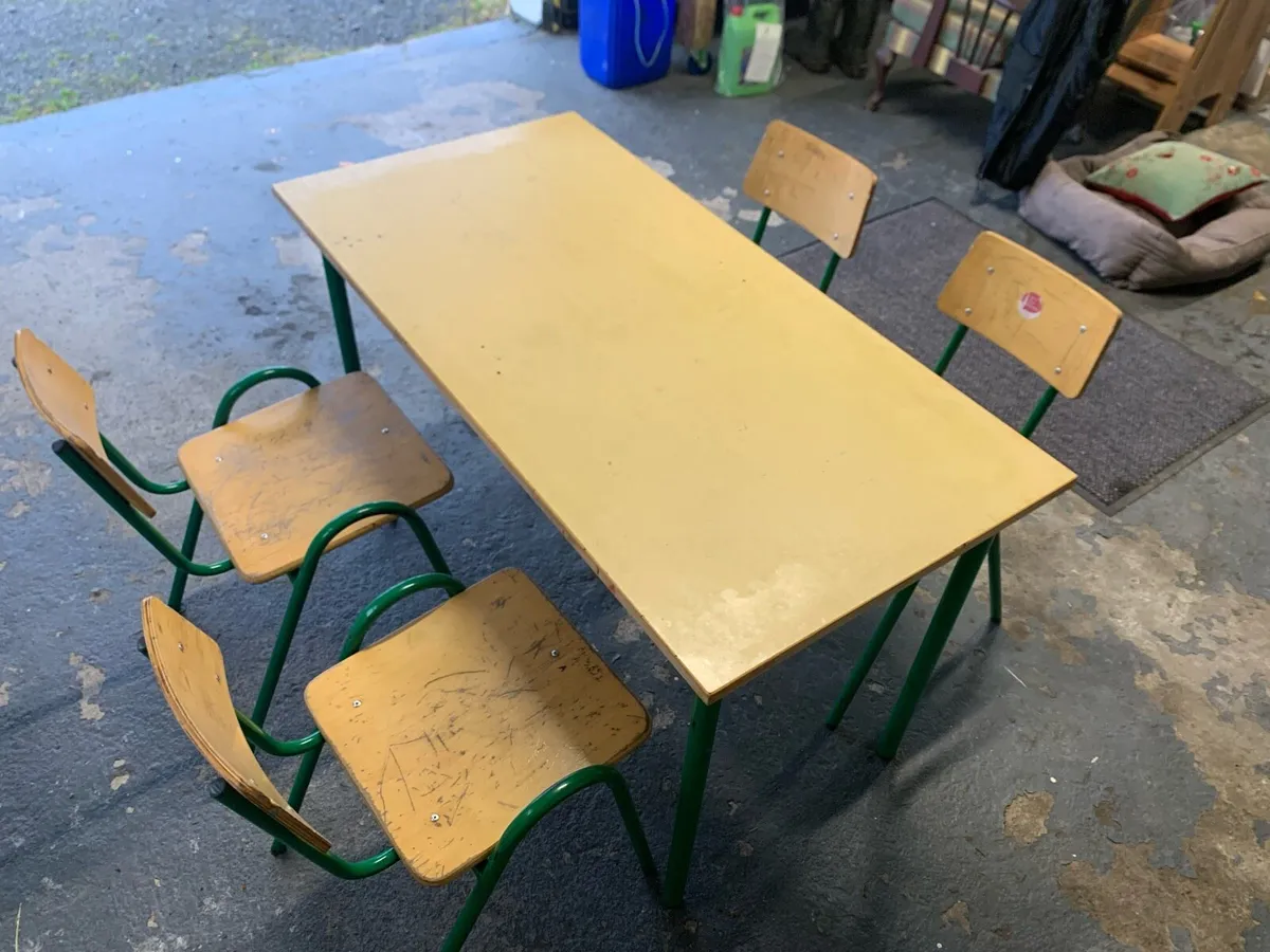 School table and Chairs - Image 1