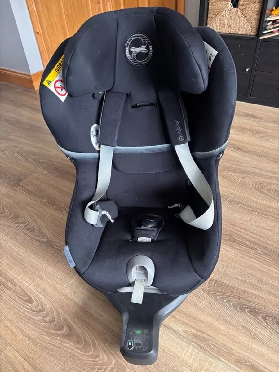 Cybex Sirona 360 car seat - Image 1