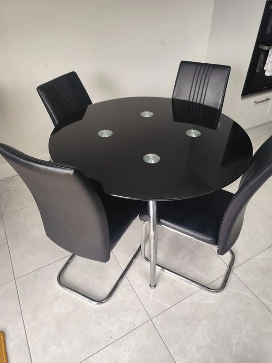 kitchen table - Image 1