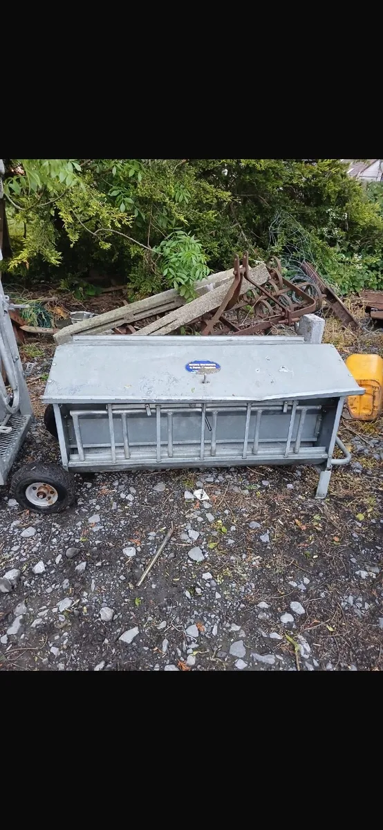 Sheep scale, turn over crate , creep feeder - Image 4