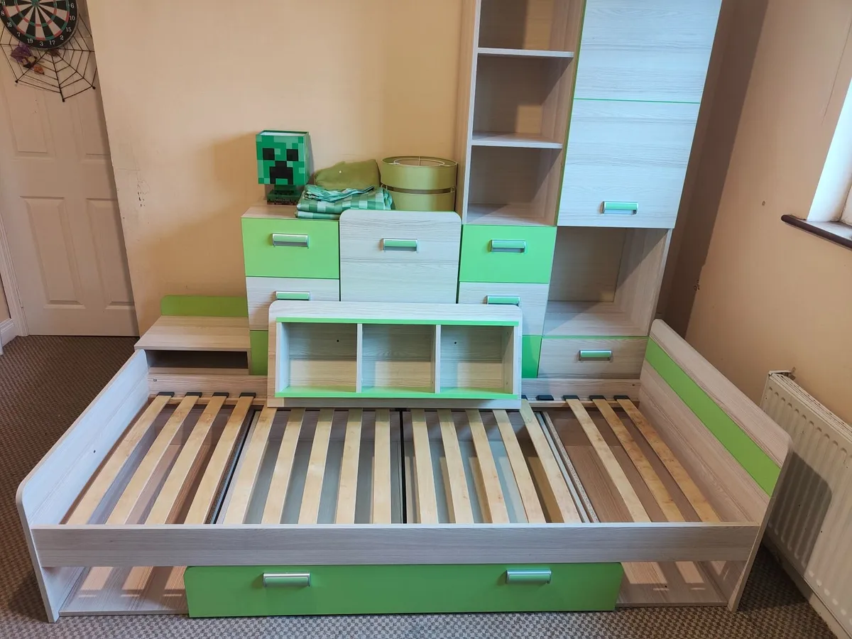 Kids bedroom furniture set. - Image 2