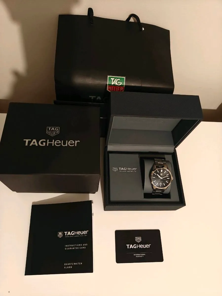 TAG Heuer Carrera Date - Image 1