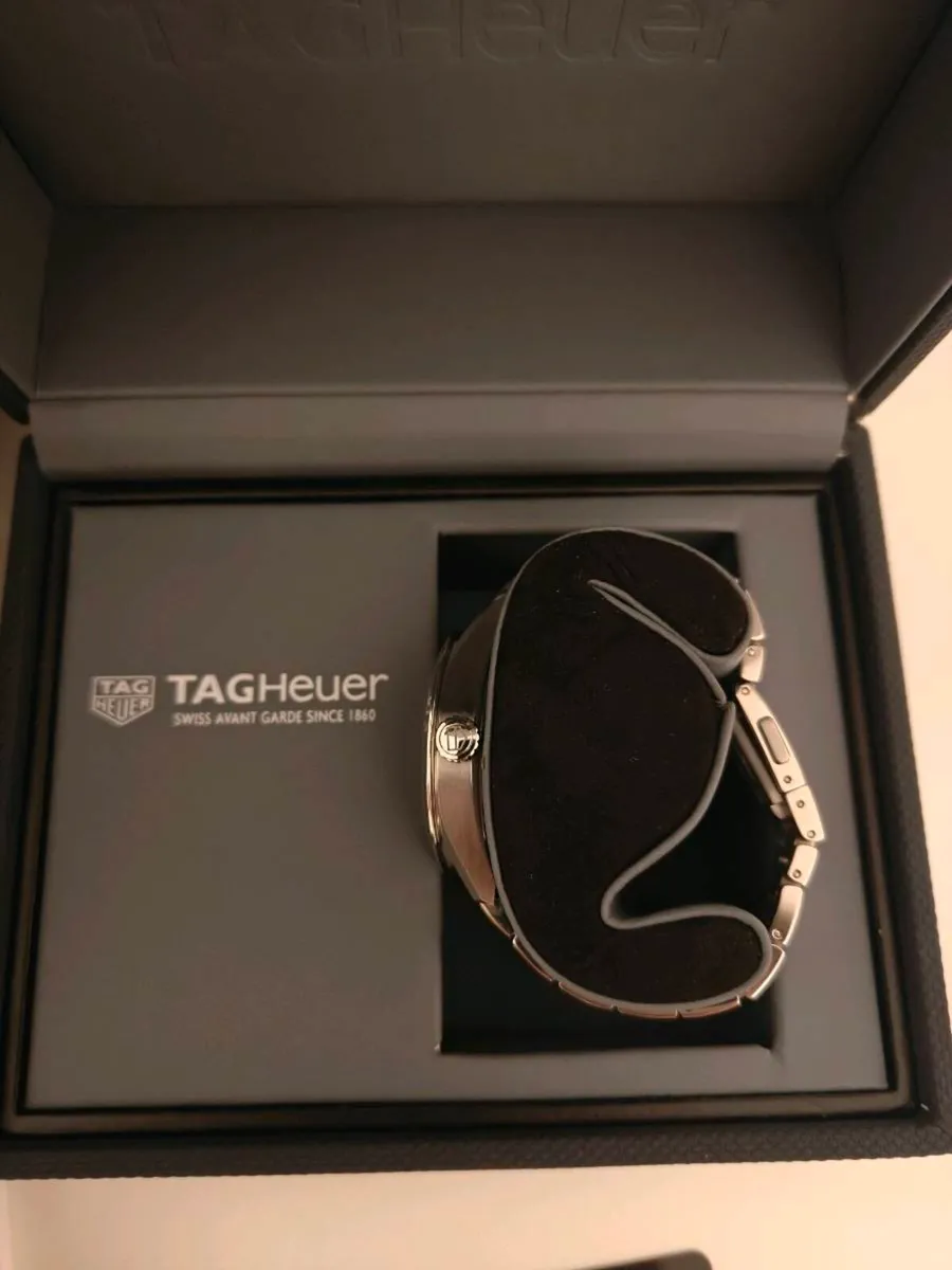 TAG Heuer Carrera Date - Image 4