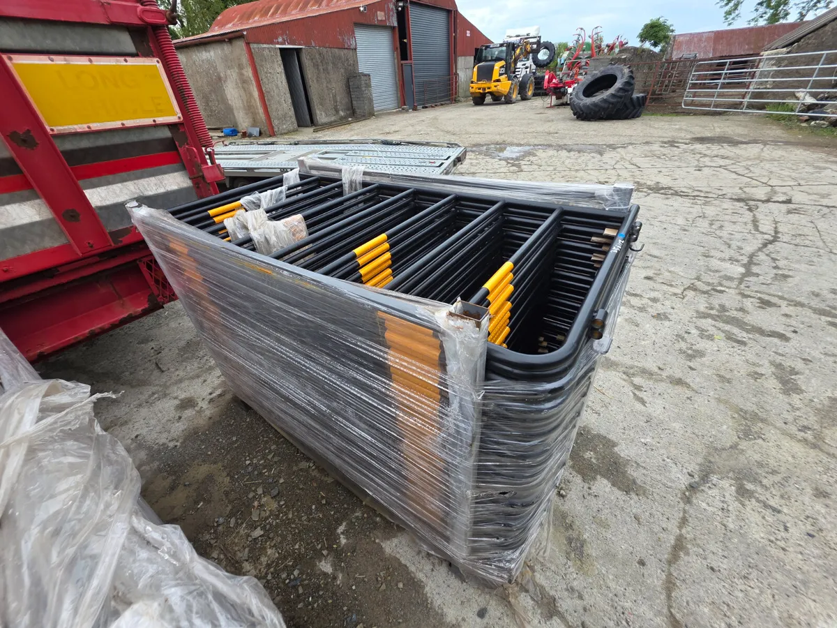 Safety barriers - Image 4