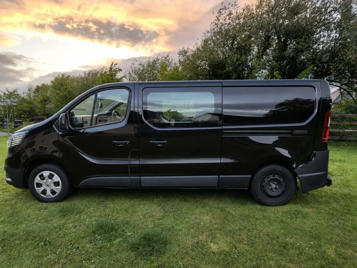RENAULT TRAFFIC LL30 BLUE DCI  CREWCAB LWB 2022 - Image 2