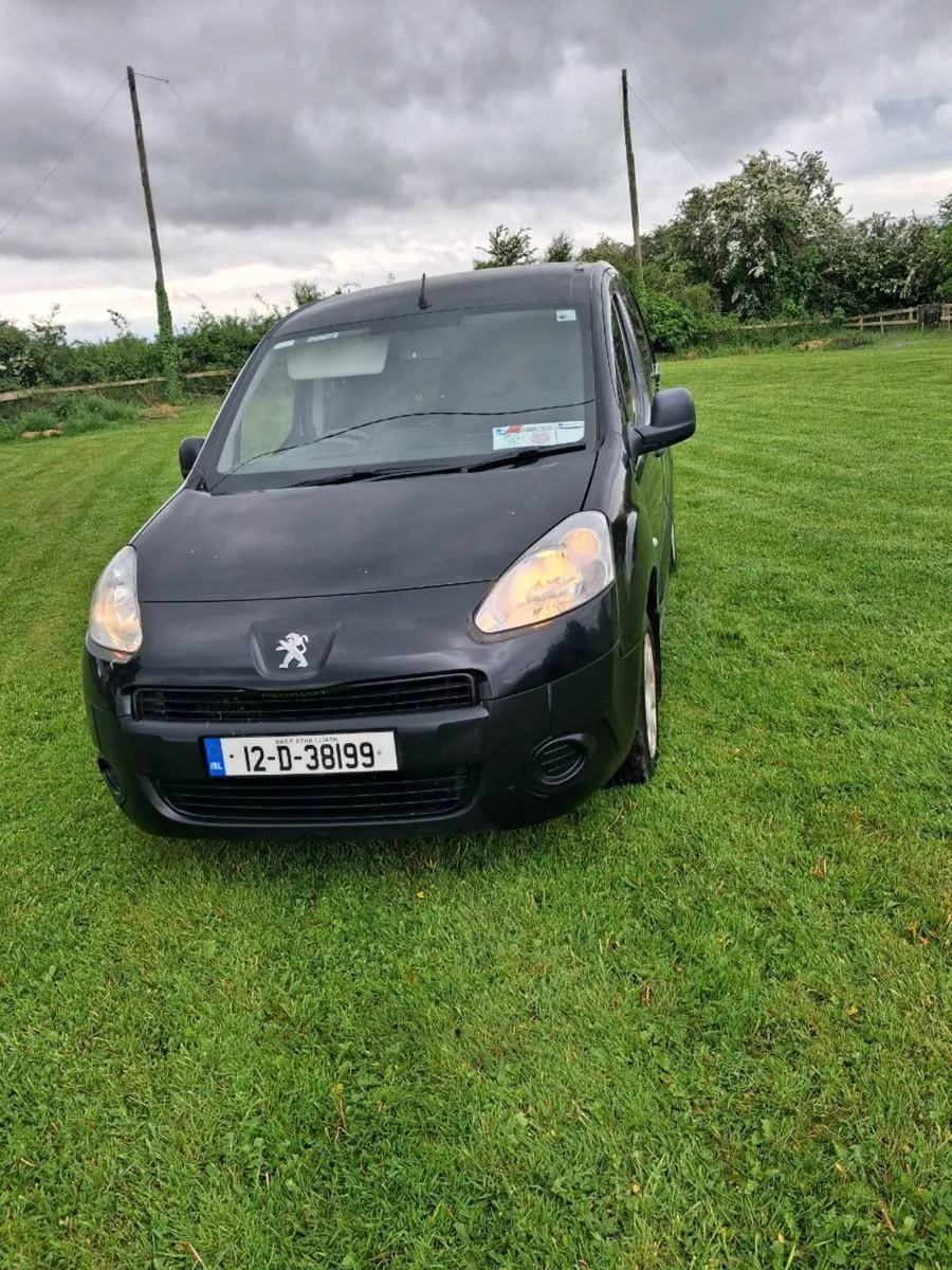 Van - Image 2