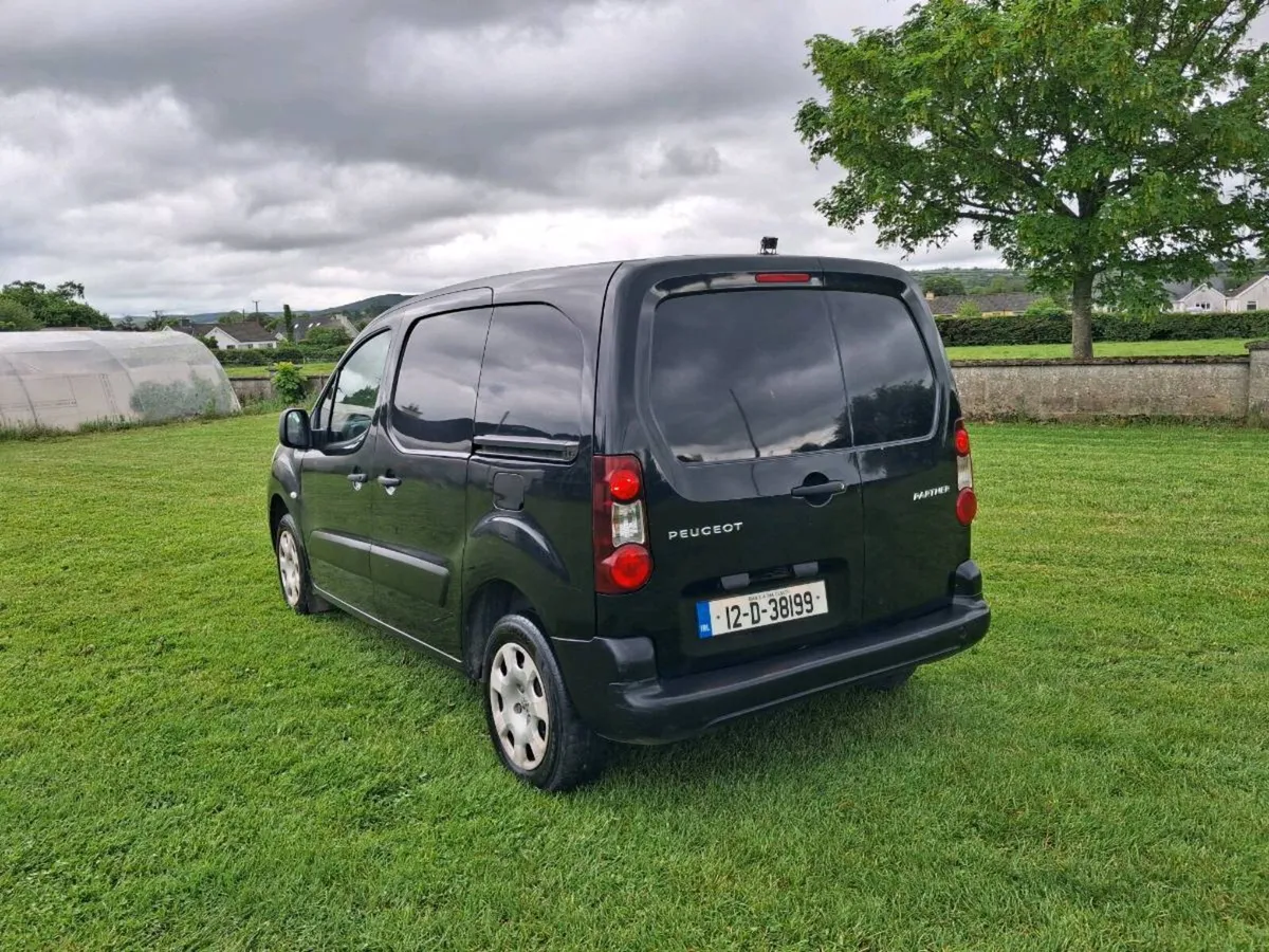 Van - Image 3