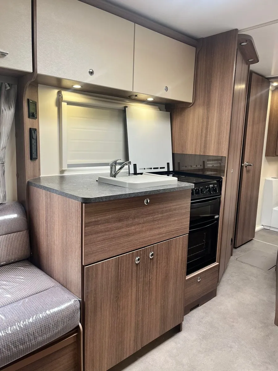 2018 Bailey Phoenix - Image 4