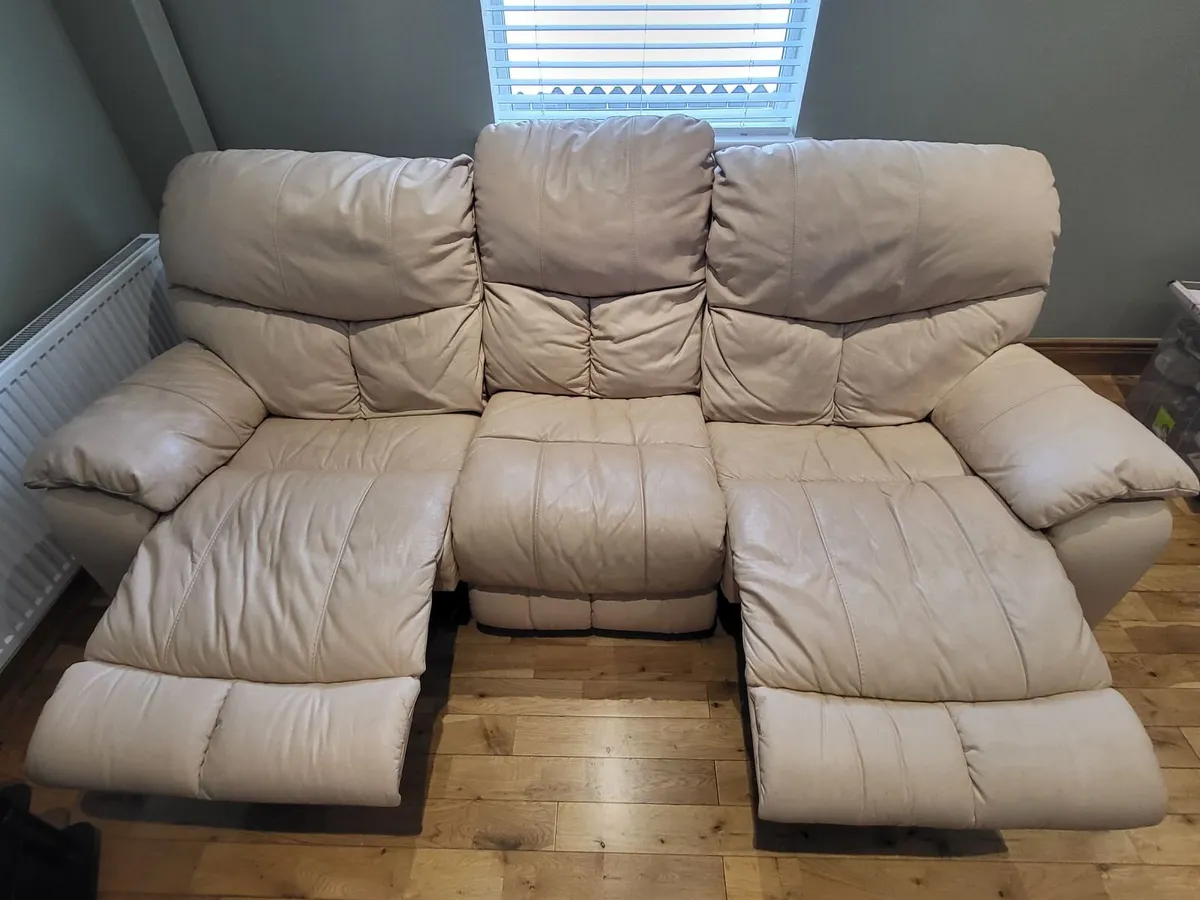 Cream leather reclining sofa - Image 3