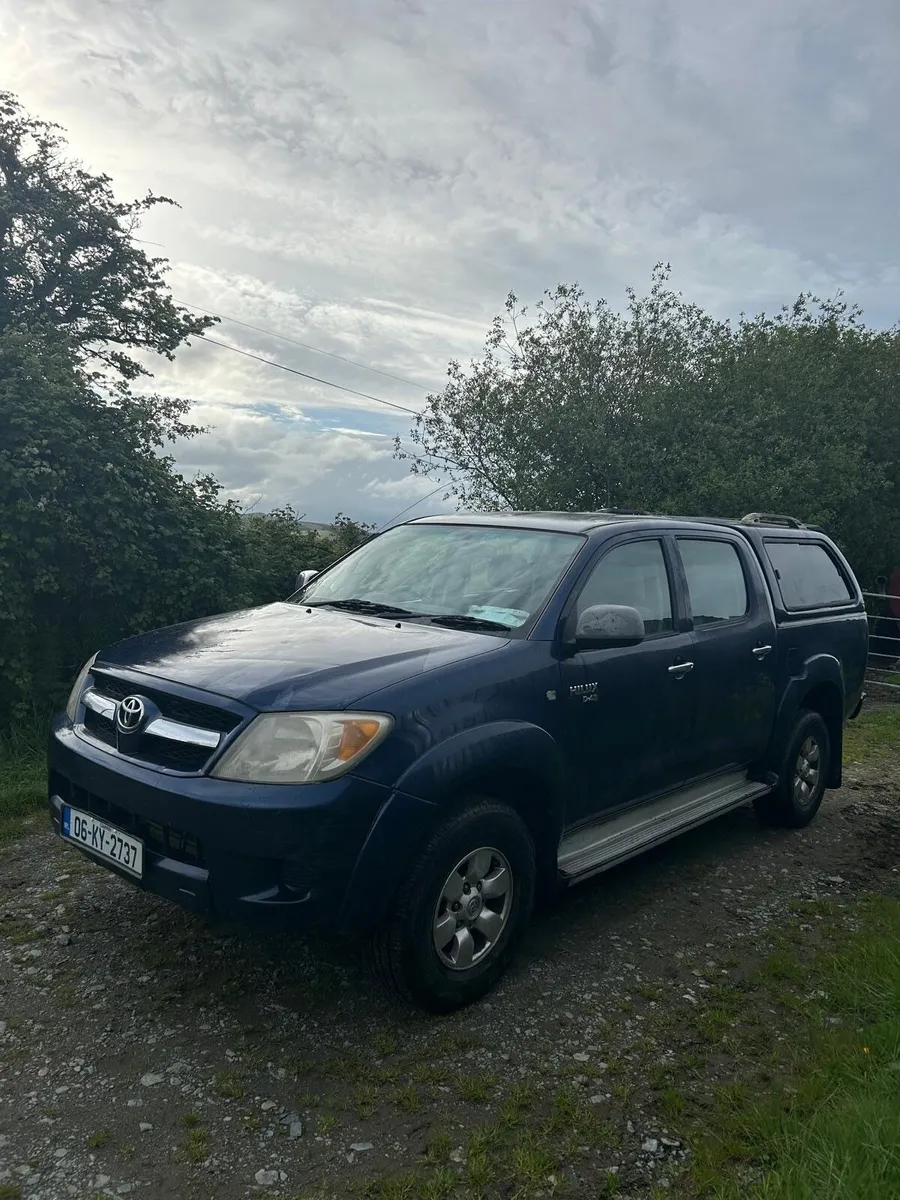 Toyota Hilux 2006 - Image 1