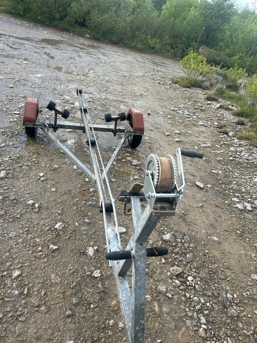 19ft Sheelin Lake Boat with galvanised Trailer - Image 4