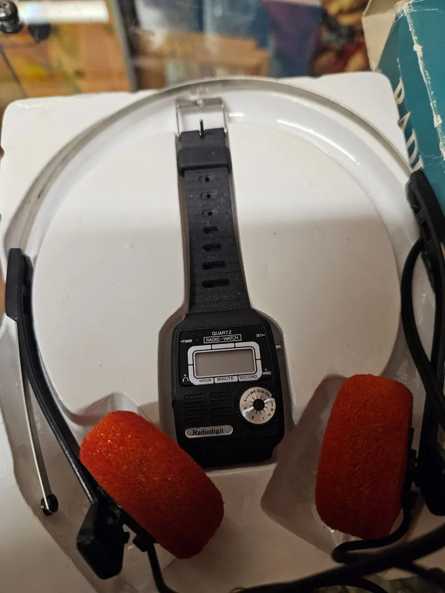Vintage Retro Radio Watch - Image 4