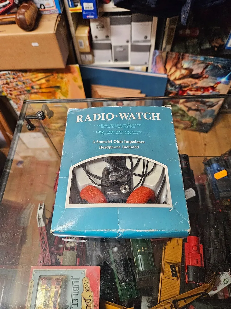 Vintage Retro Radio Watch - Image 1