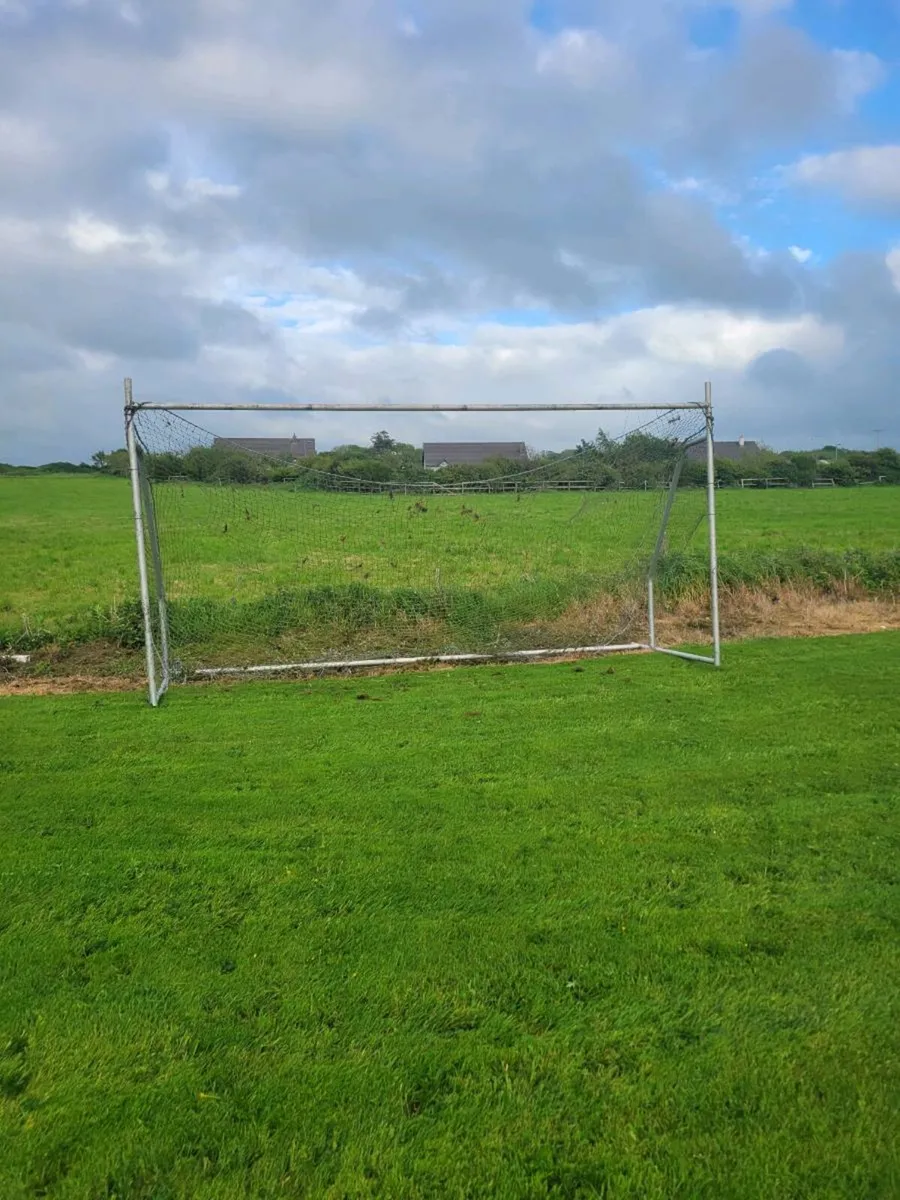 Goal posts - Image 2