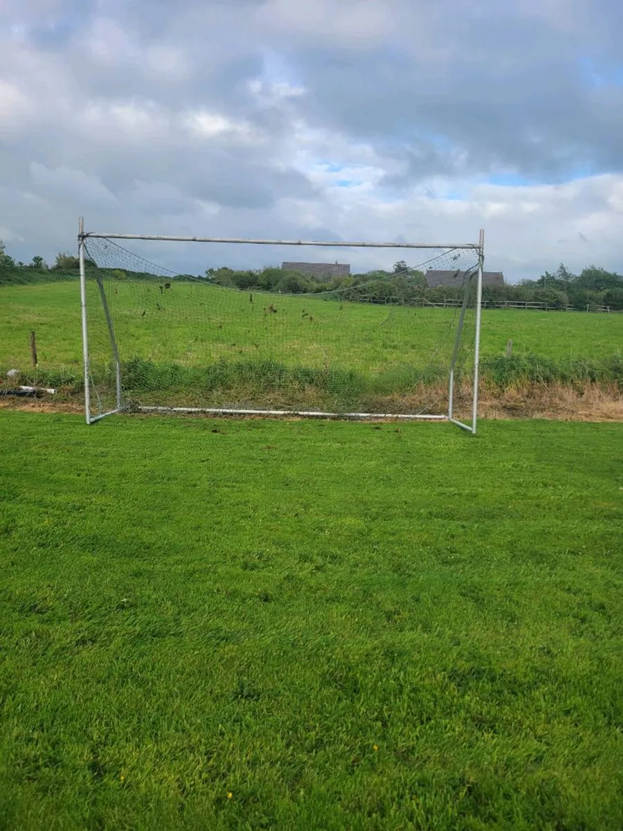 Goal posts - Image 3