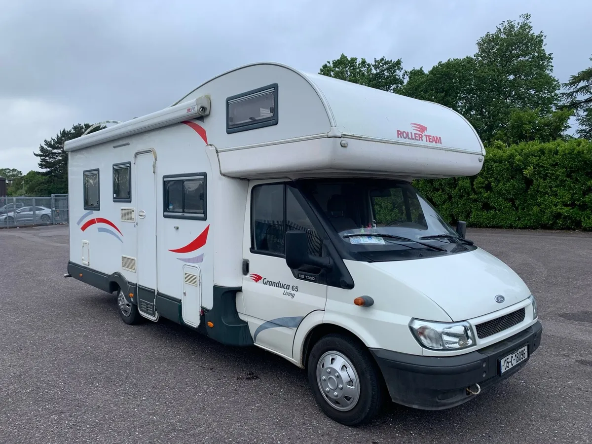 Rollerteam 2005 Granduca 65 living 5/6 Berth - Image 1