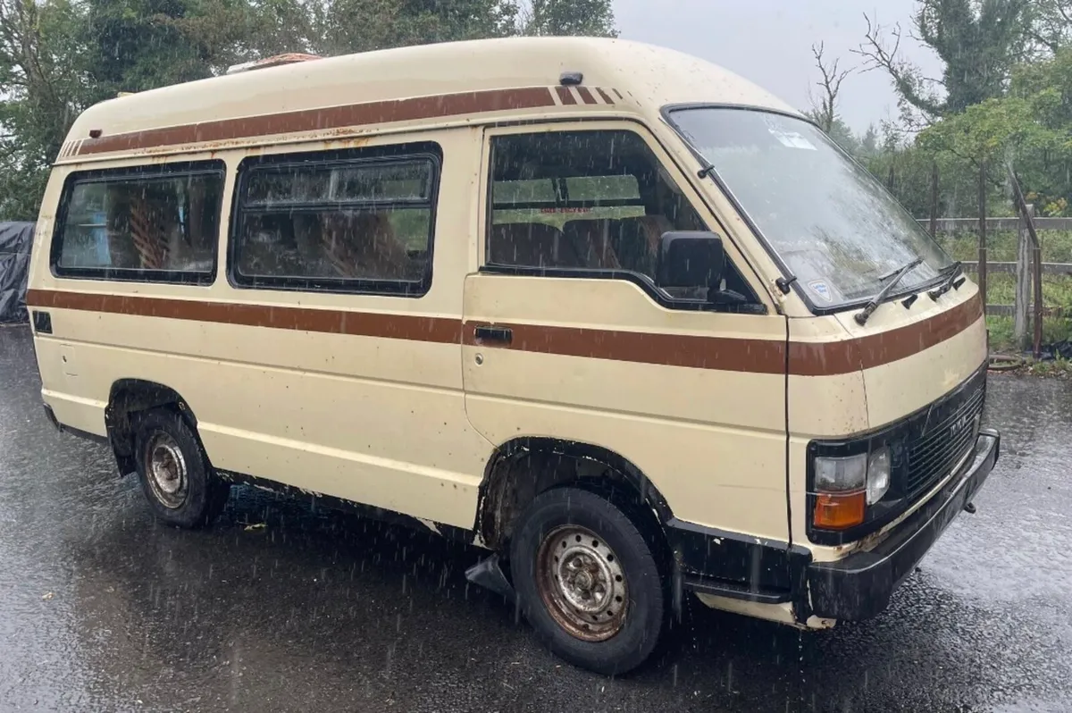 Toyota Hiace 1988 - Image 3