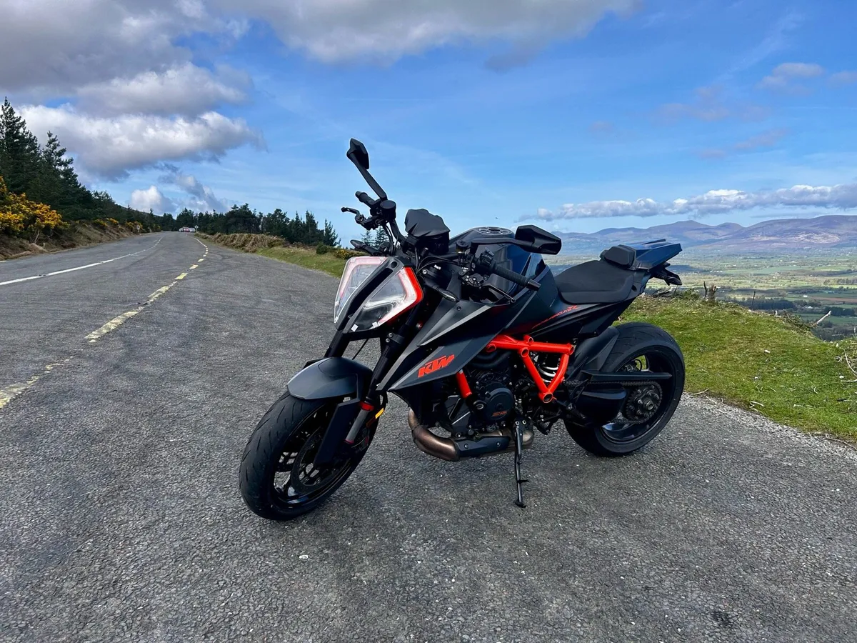 KTM 1290 Superduke R 2022 - Image 4