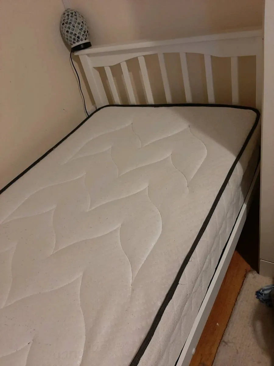 Bedroom furniture - Image 2