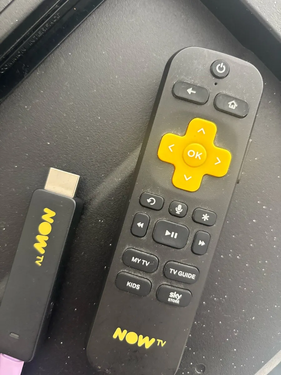 Walker Tv 42 inch with smart stick - Image 2