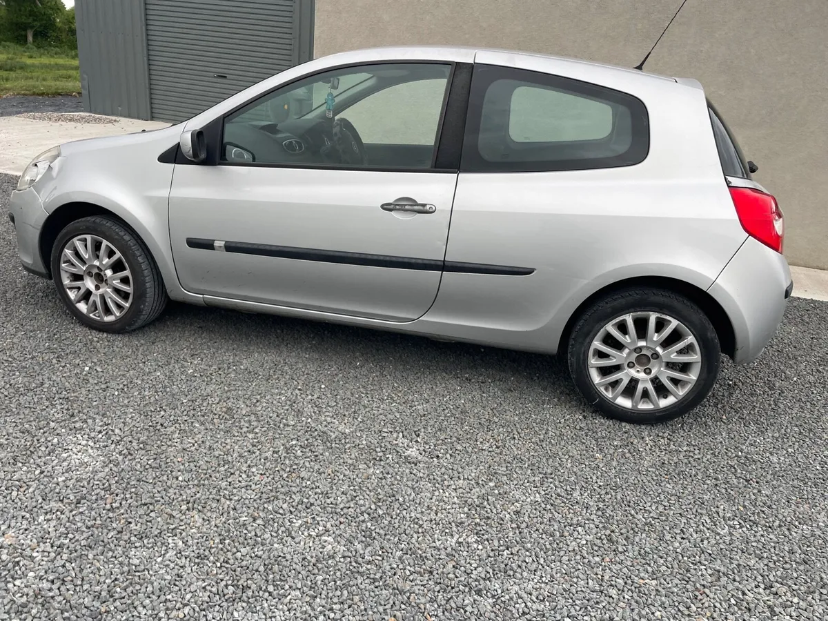 2009 Renault clio 1.5 diesel - Image 4