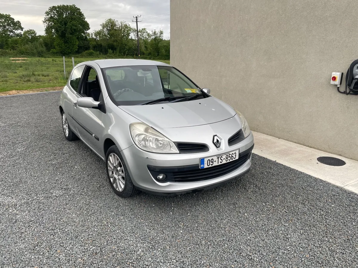 2009 Renault clio 1.5 diesel - Image 1