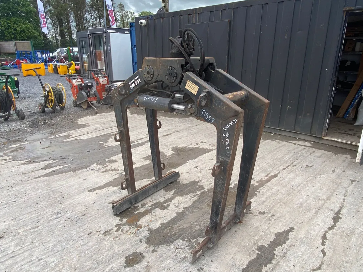 Kinshofer 331-1000 Hydraulic Rotating Block Grab - Image 1