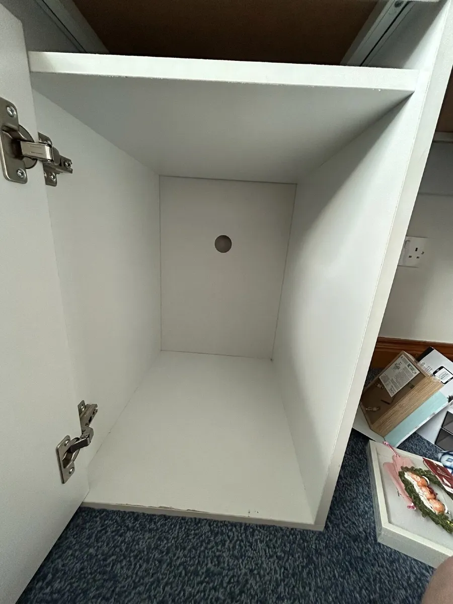 Desk - Image 4