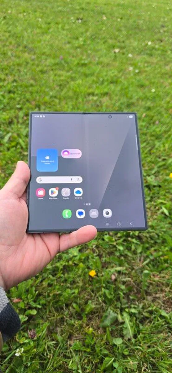 Samsung Galaxy Z Fold7 256GB - Pristine / Like New - Unlocked - Image 2