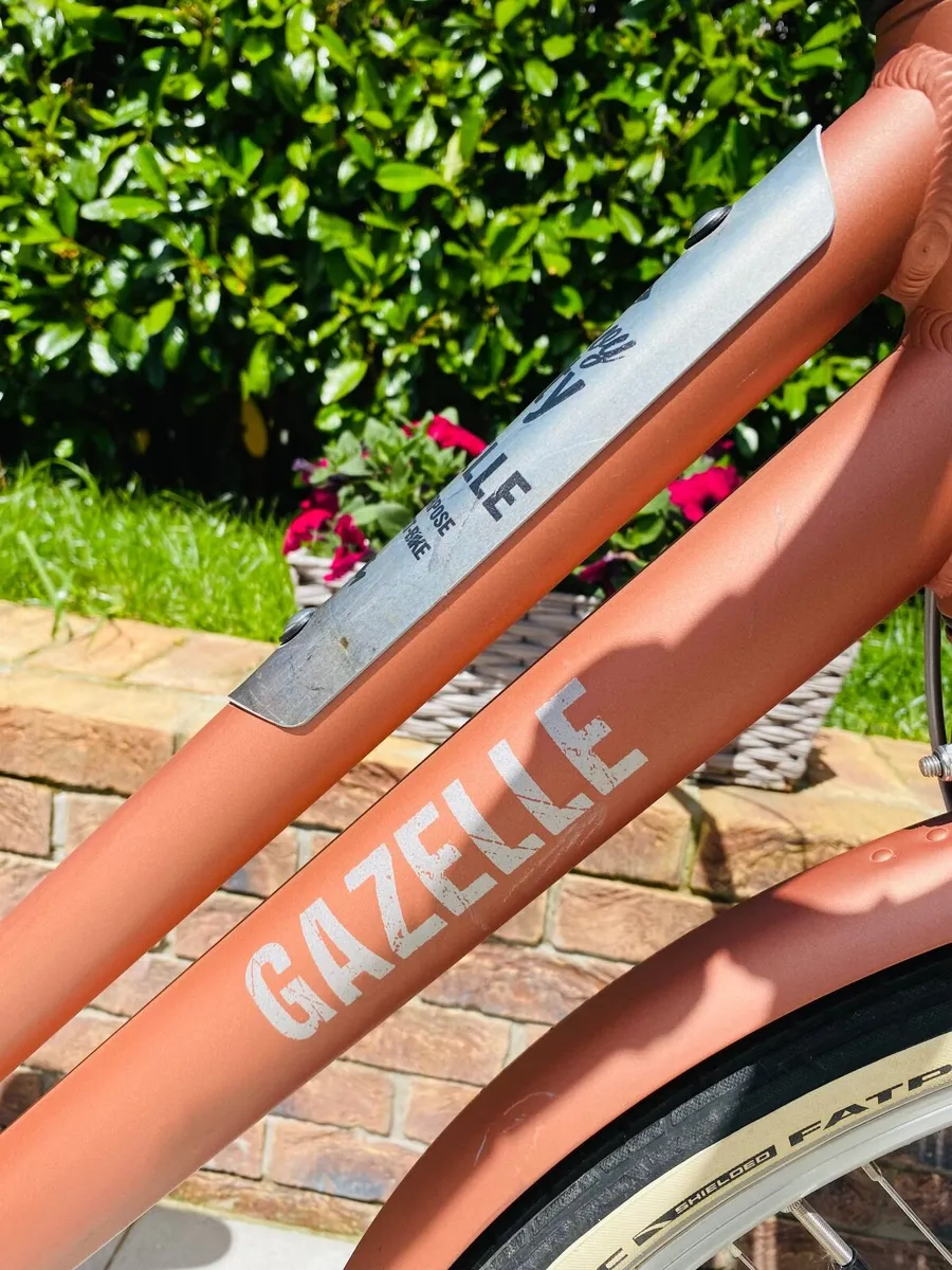 Gazelle Women’s Bike, Good as New - Image 3